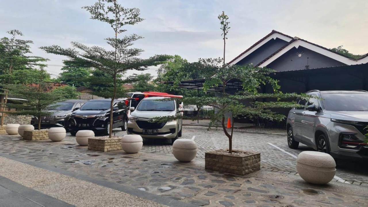 Hotel Kaliu ปาชิตาน ภายนอก รูปภาพ